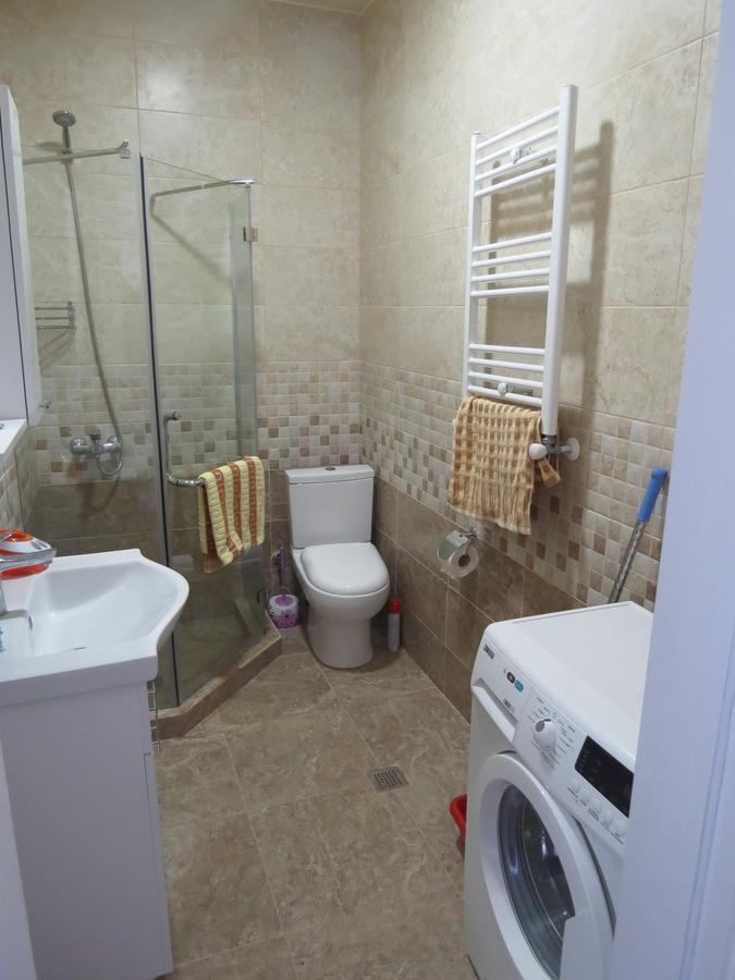 Real Palace 18 Pirosmani Apartamento Batumi Exterior foto